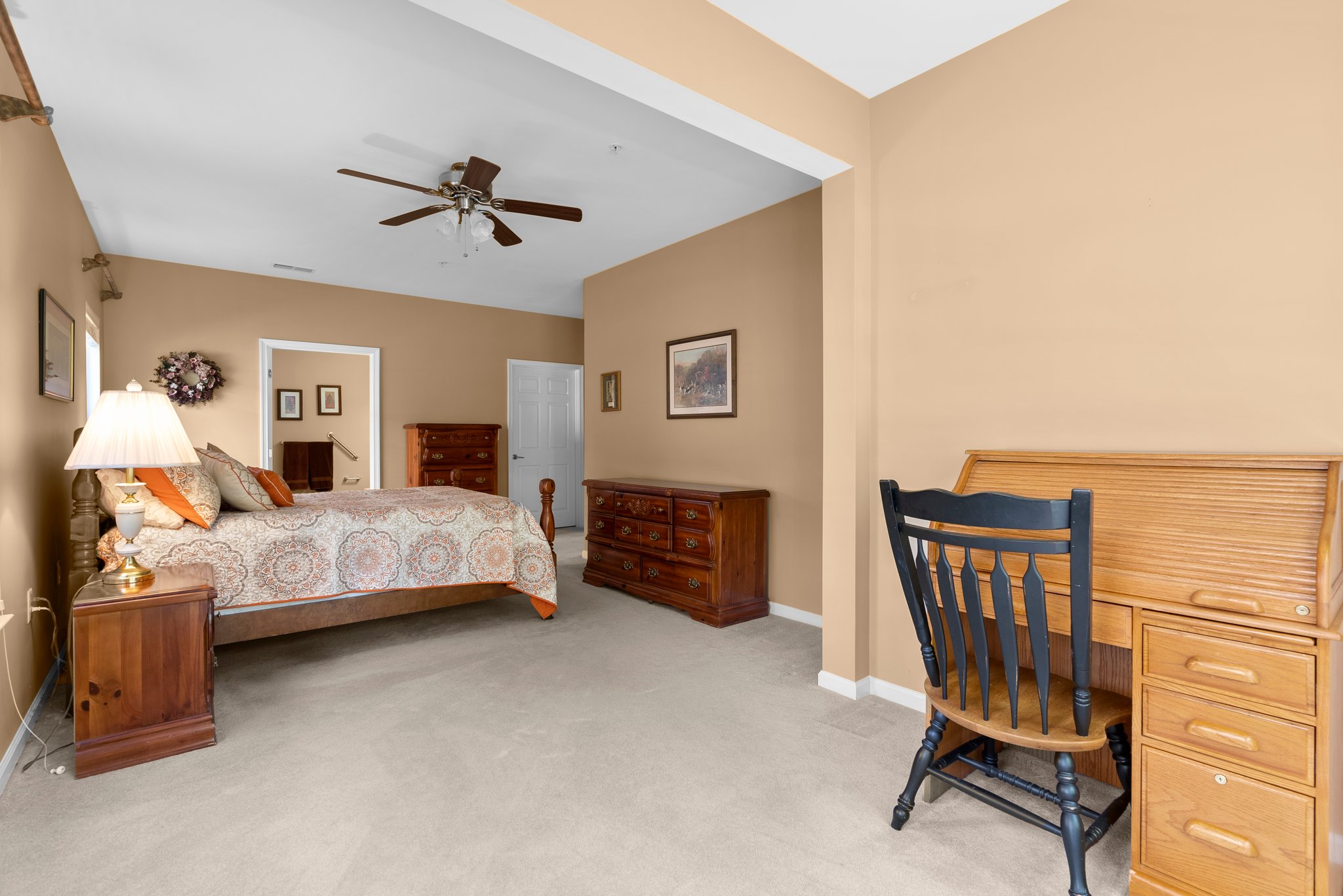 Upper Bedroom-4