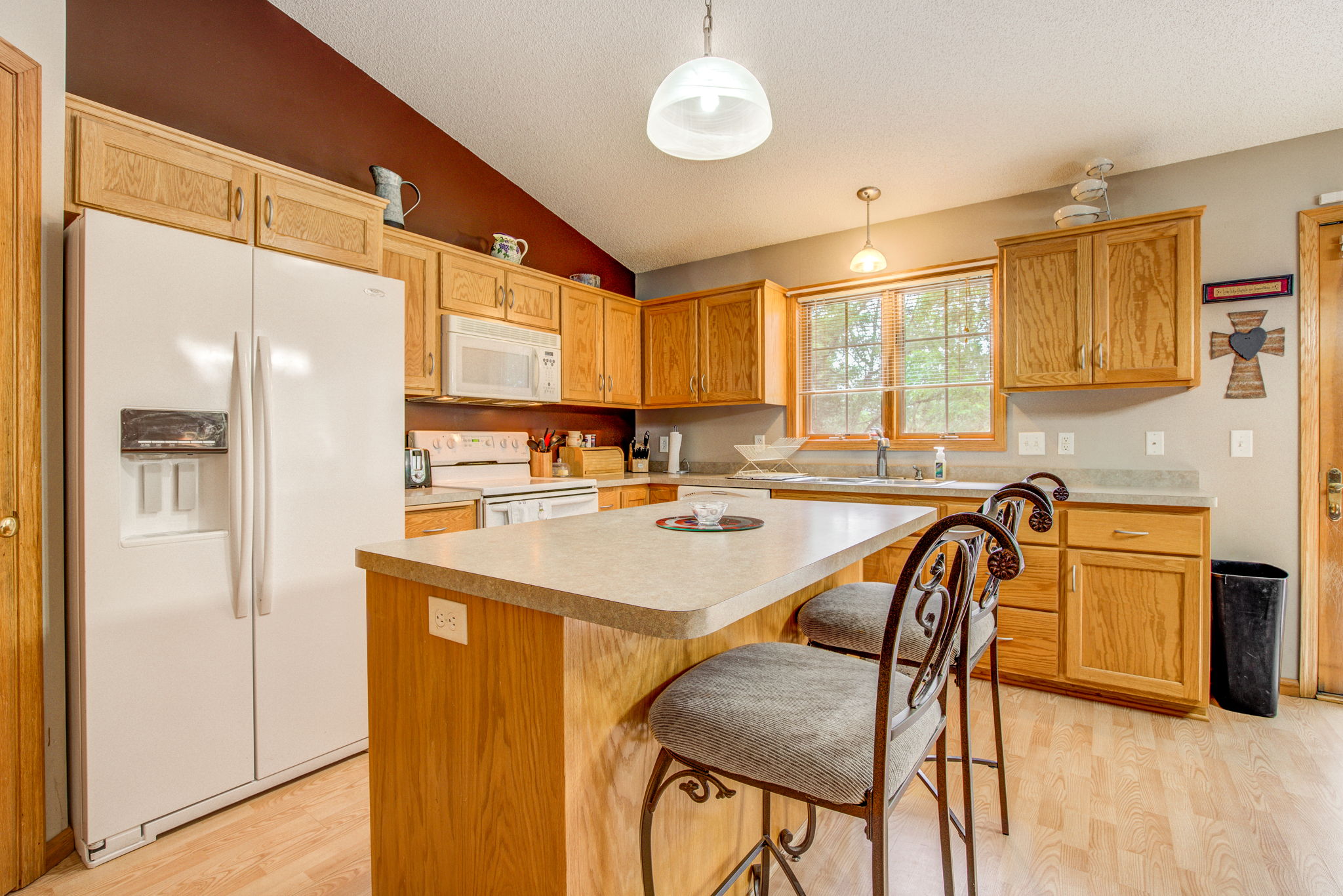 Kitchen/Eating Area