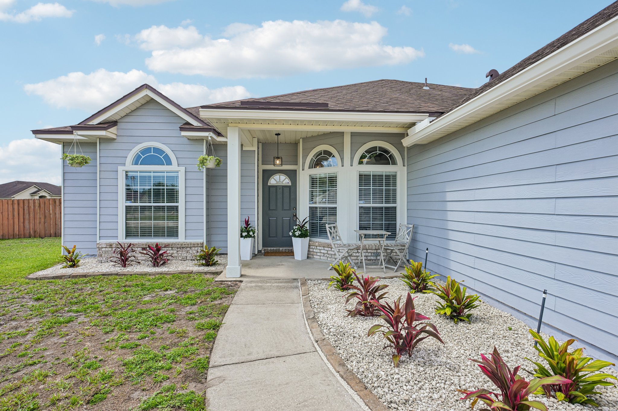 Lord Taylor Dr-S2205-008.jpg
