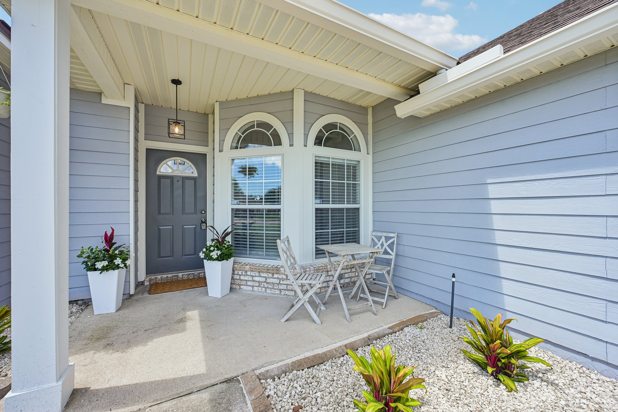 Lord Taylor Dr-S2205-009.jpg