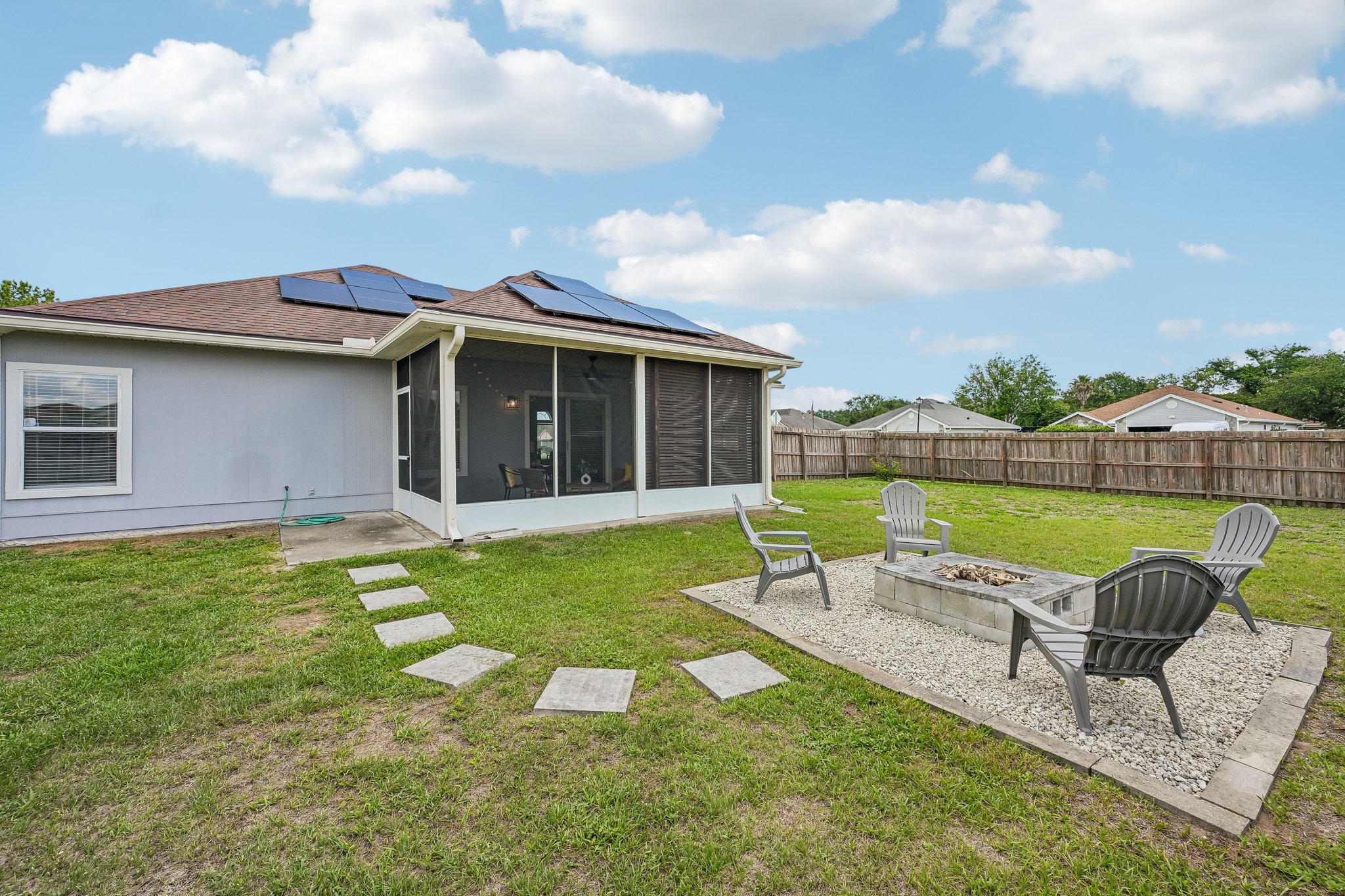 Lord Taylor Dr-S2205-043.jpg