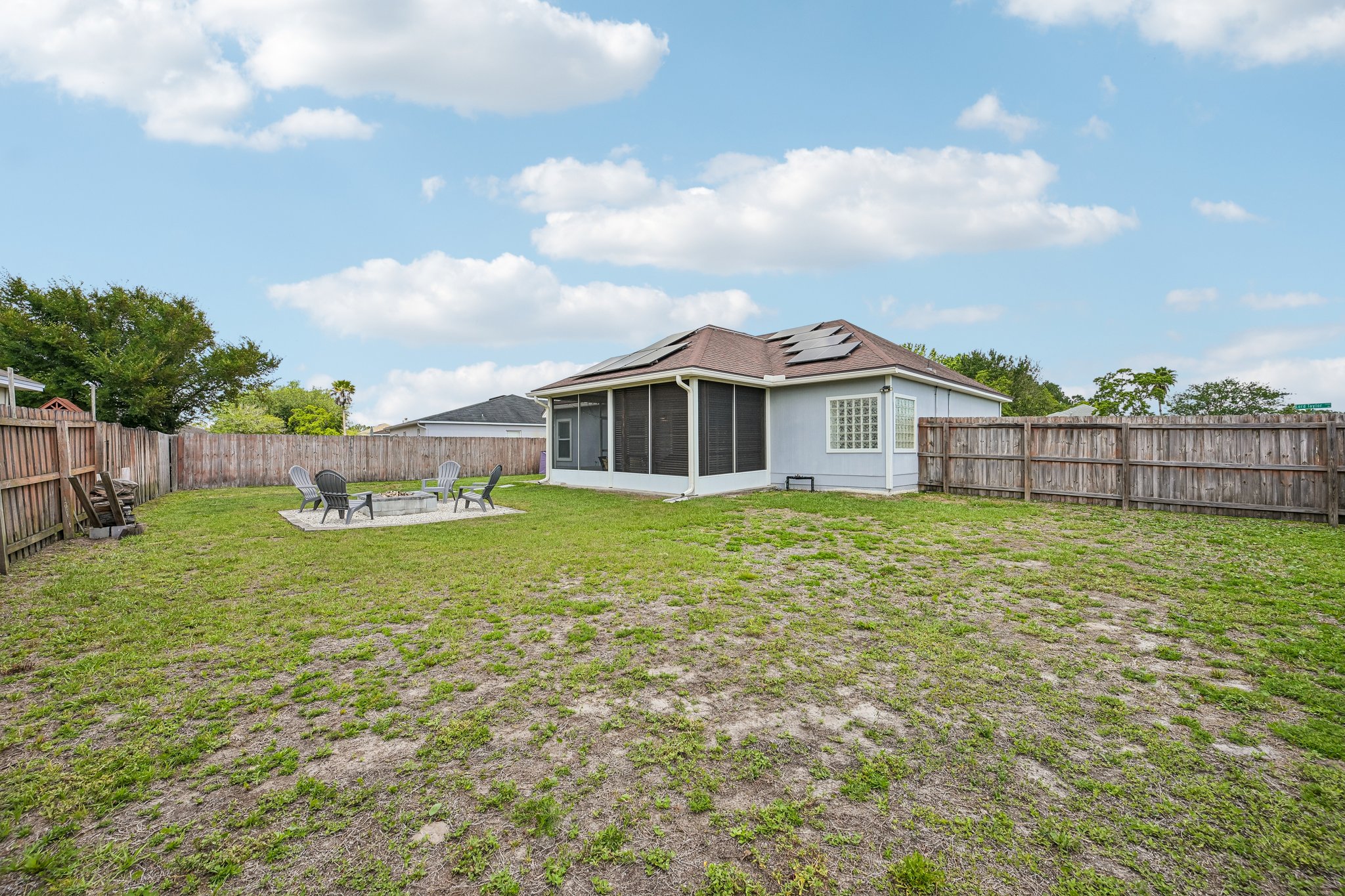 Lord Taylor Dr-S2205-046.jpg
