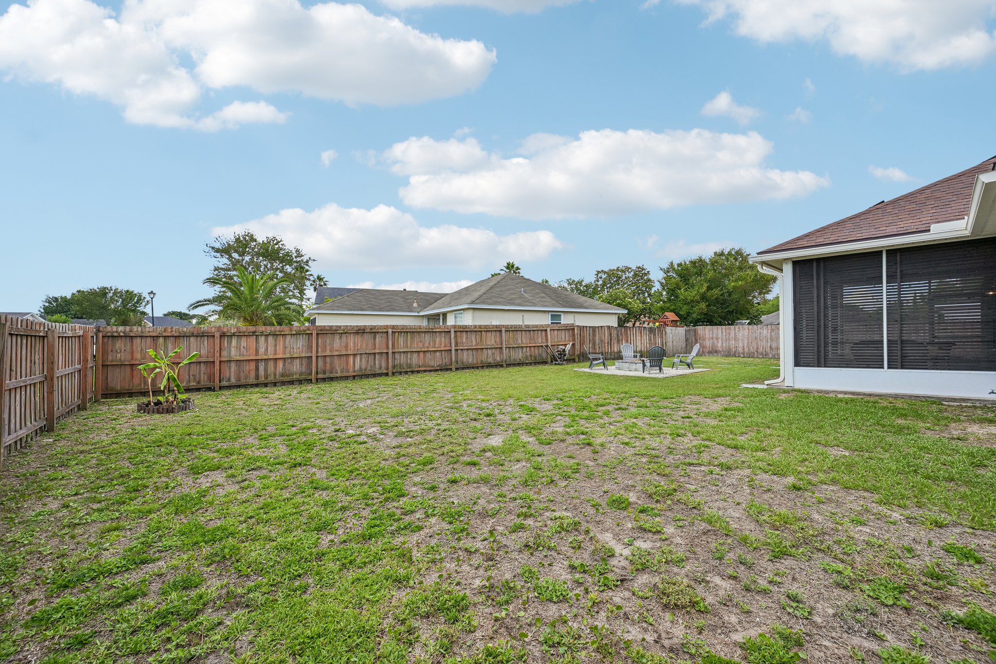 Lord Taylor Dr-S2205-048.jpg