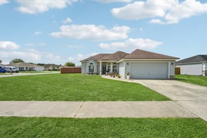 Lord Taylor Dr-S2205-005.jpg