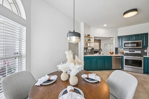 Lord Taylor Dr-S2205-017.jpg