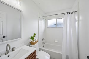 Lord Taylor Dr-S2205-028.jpg