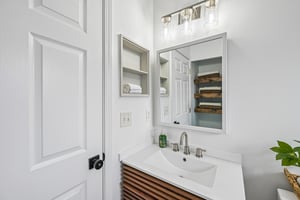Lord Taylor Dr-S2205-029.jpg