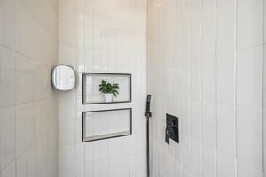 Lord Taylor Dr-S2205-036.jpg