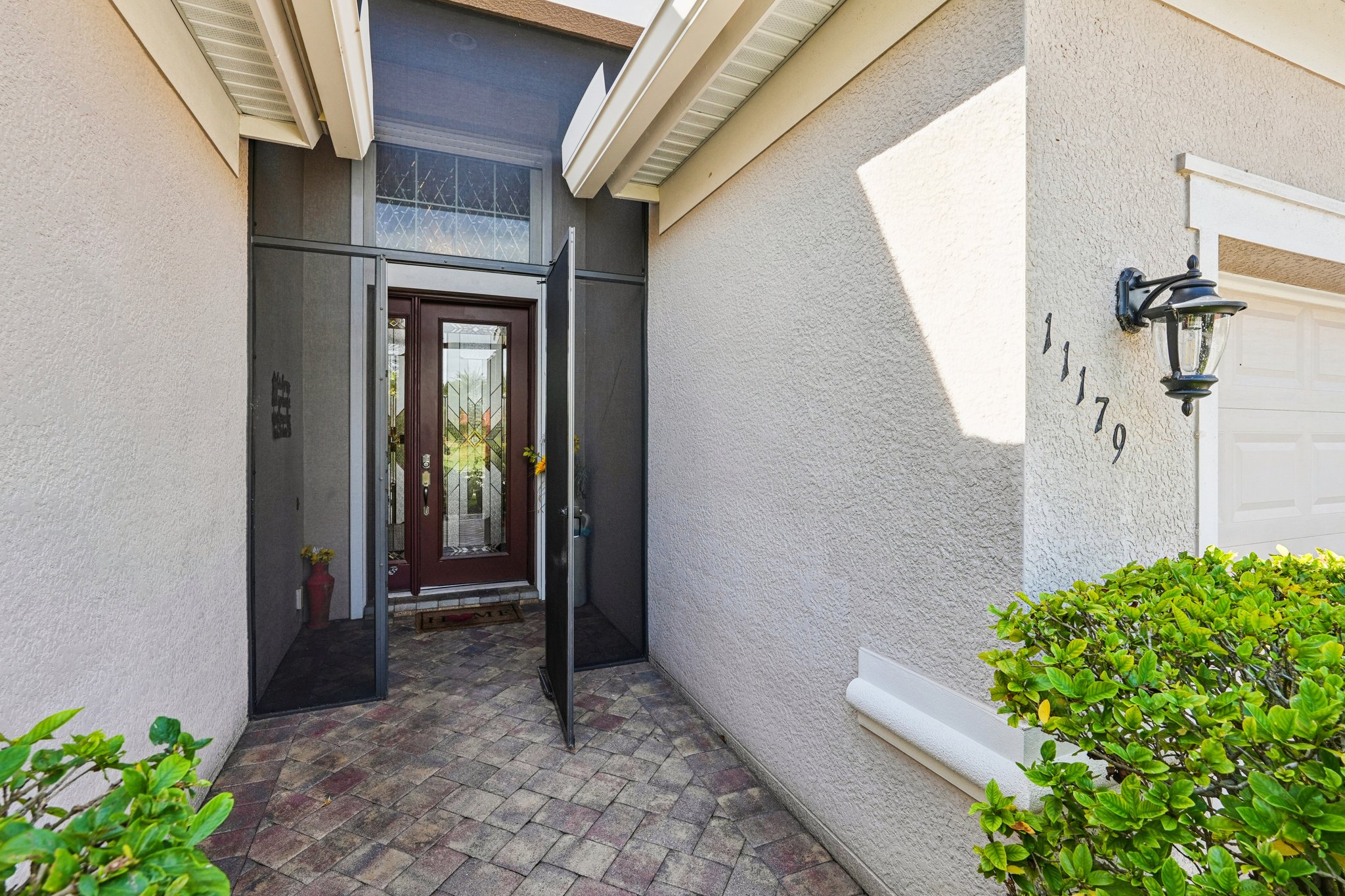 Laughton Cir-S2711-004.jpg