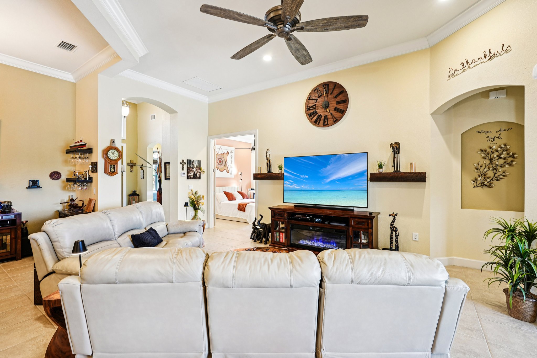 Laughton Cir-S2711-009.jpg