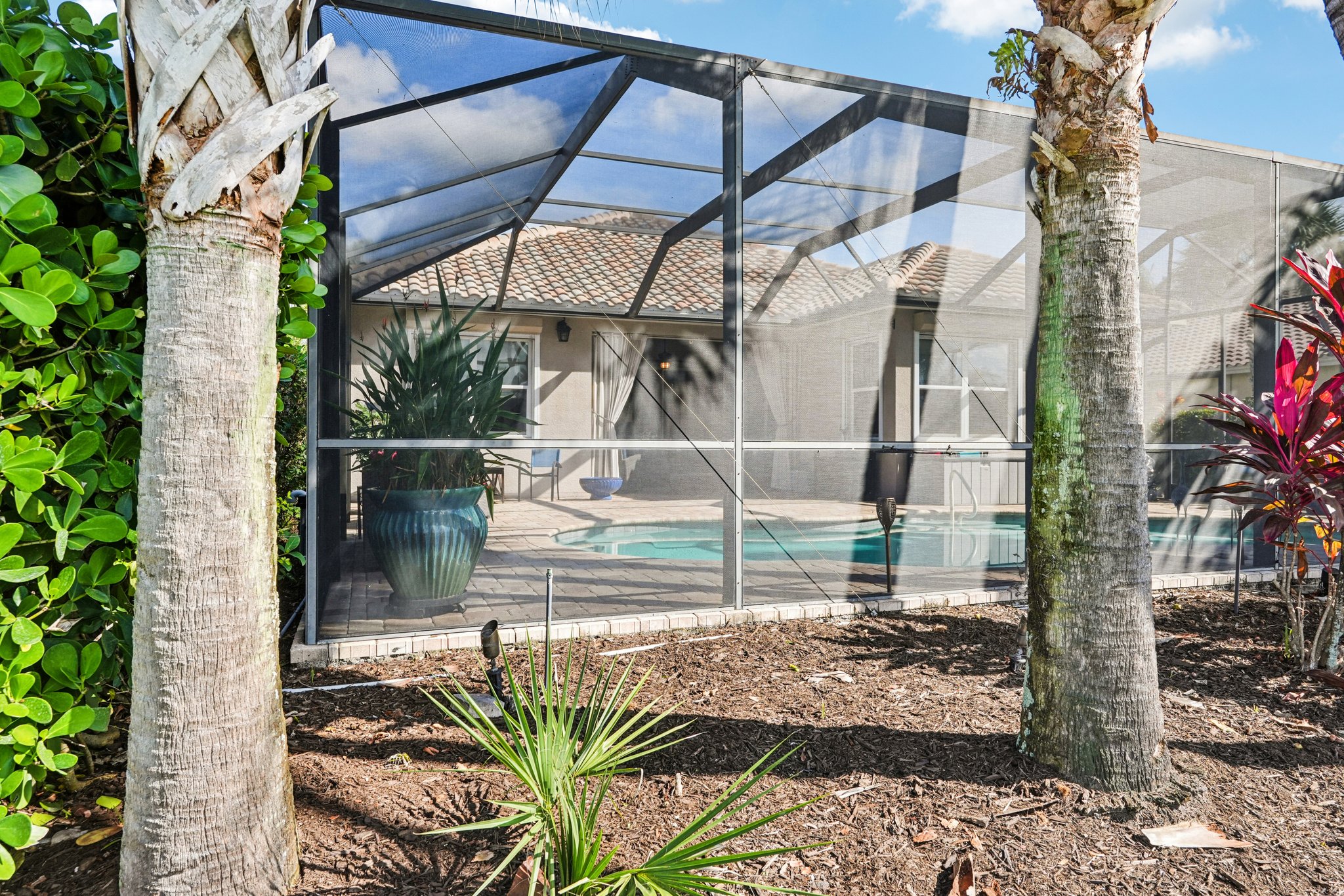 Laughton Cir-S2711-040.jpg