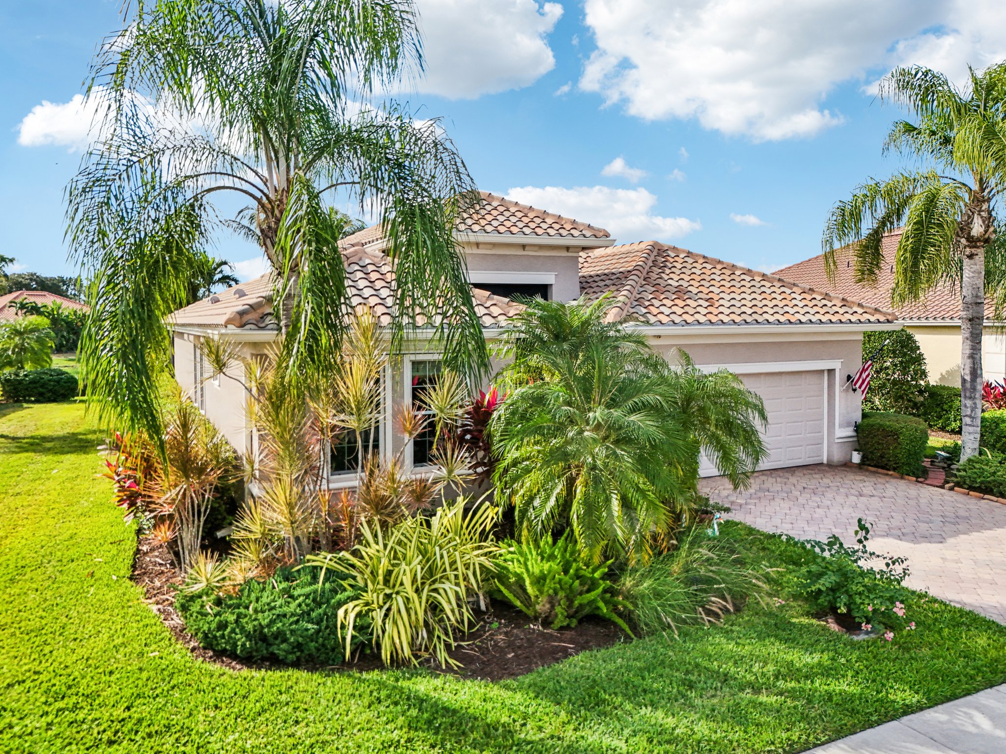 Laughton Cir-S2711-044.jpg