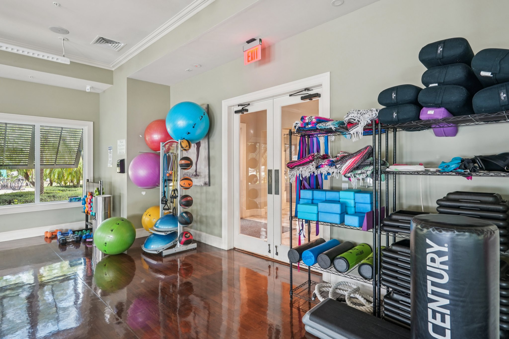 Laughton Cir-2711-907.jpg