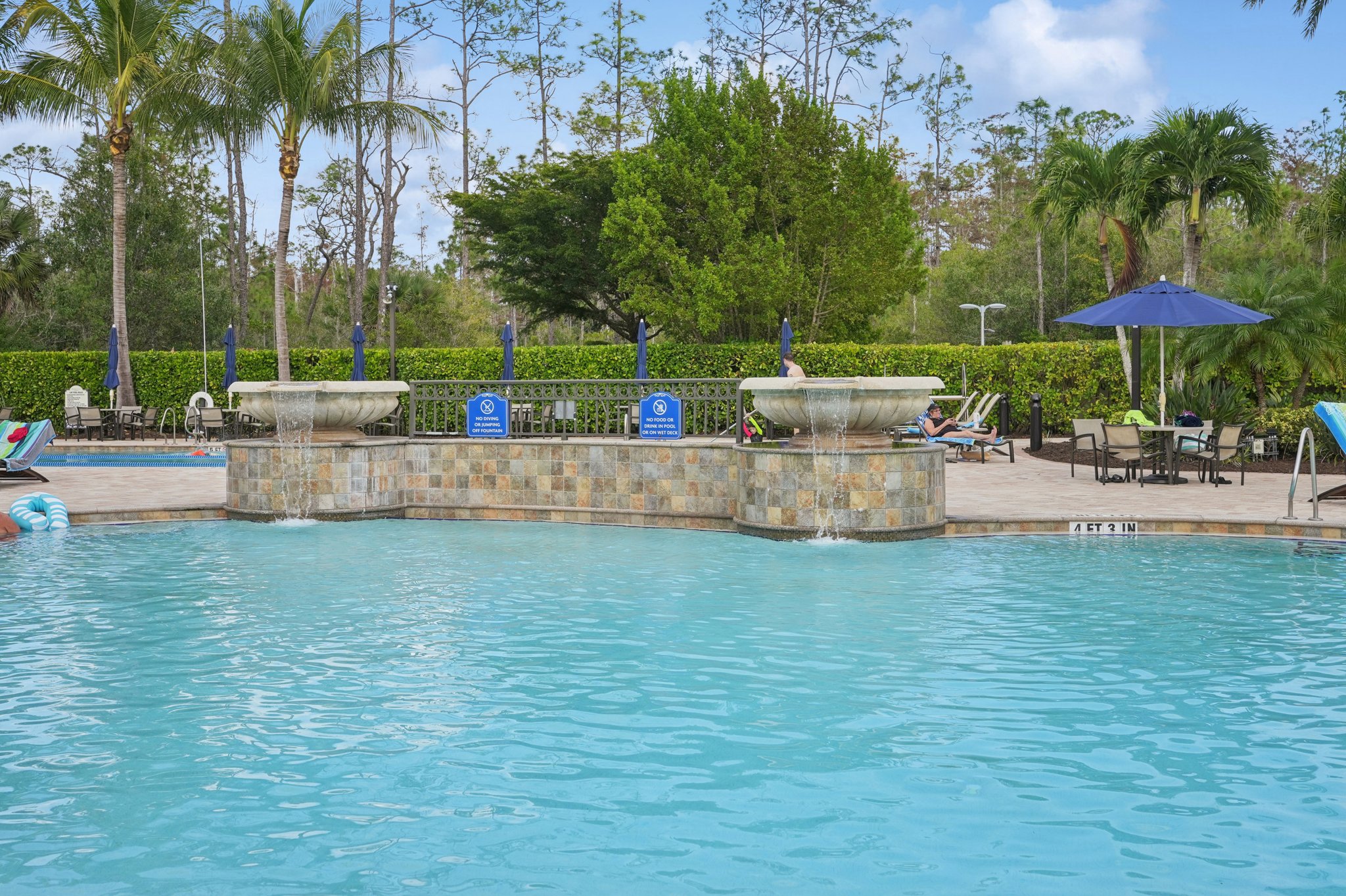 Laughton Cir-2711-918.jpg