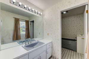 24 Master Bathroom