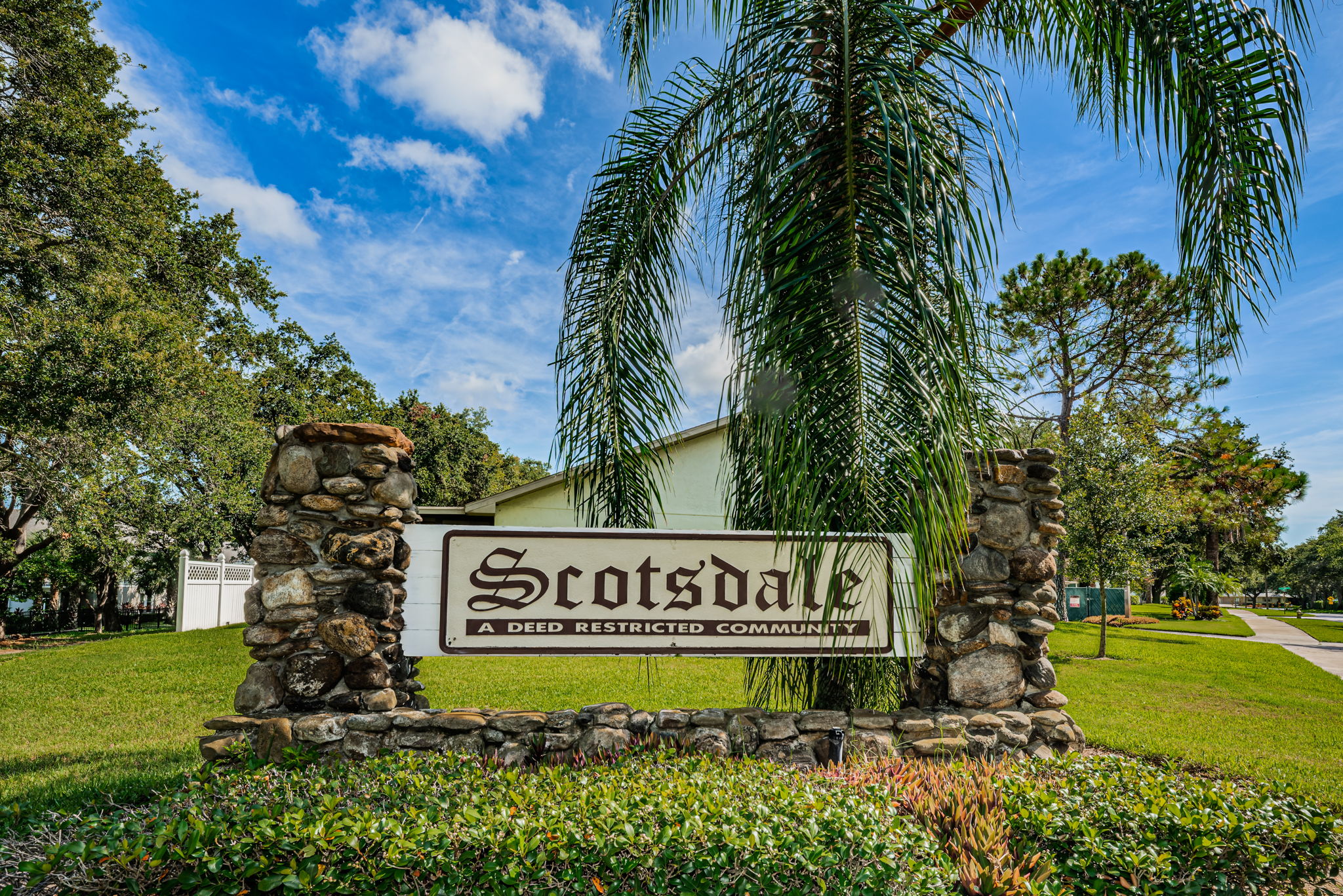 15-Scotsdale Sign