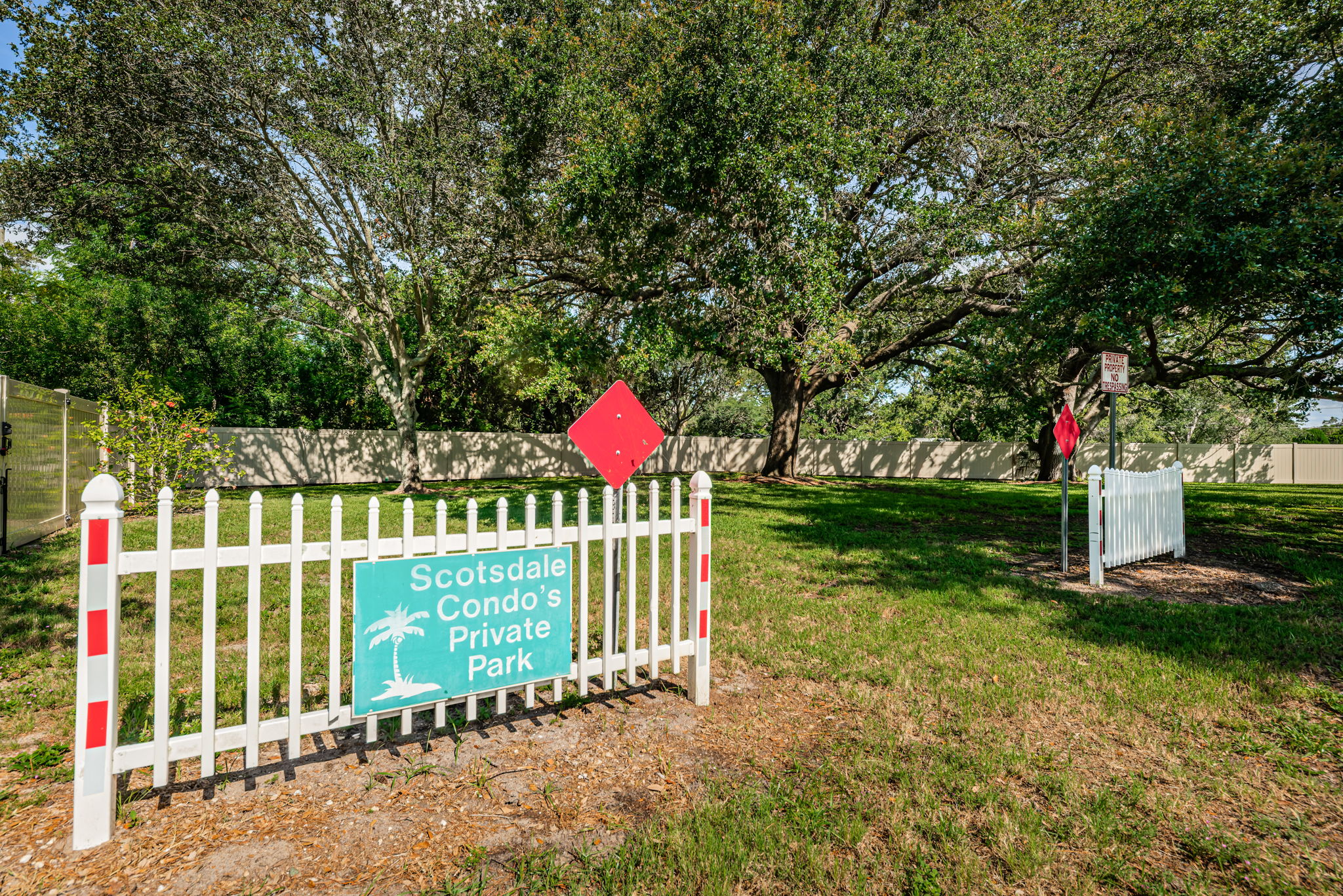 14-Scotsdale Condo Private Park