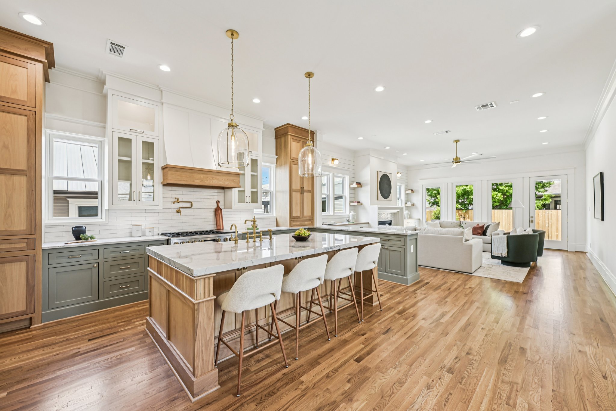 E 7 1_2 St-S3003-024.jpg