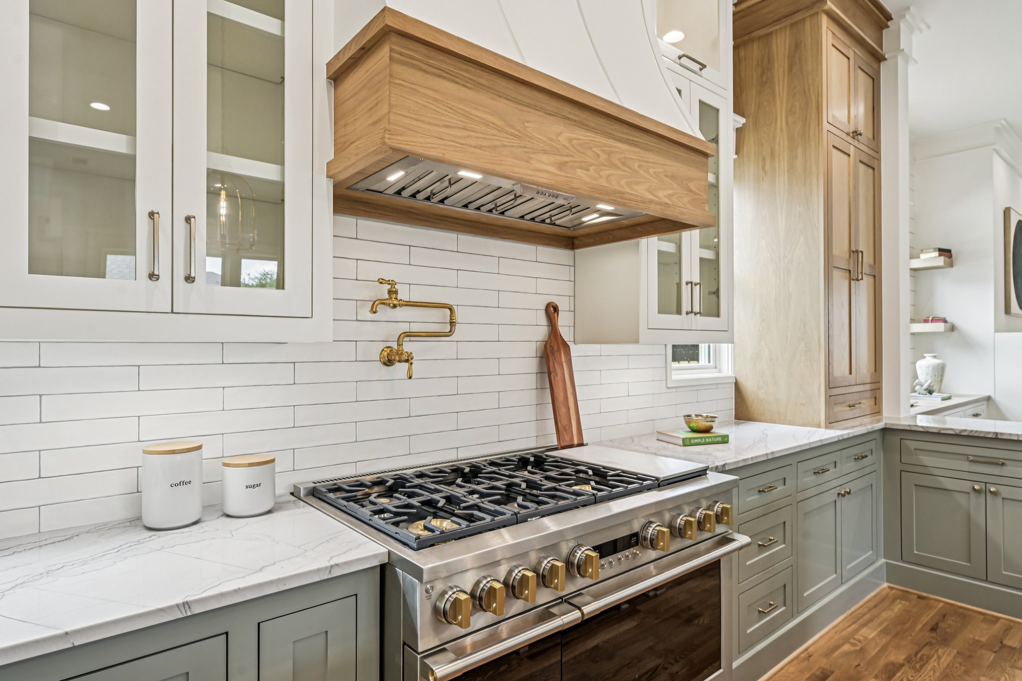 E 7 1_2 St-S3003-030.jpg