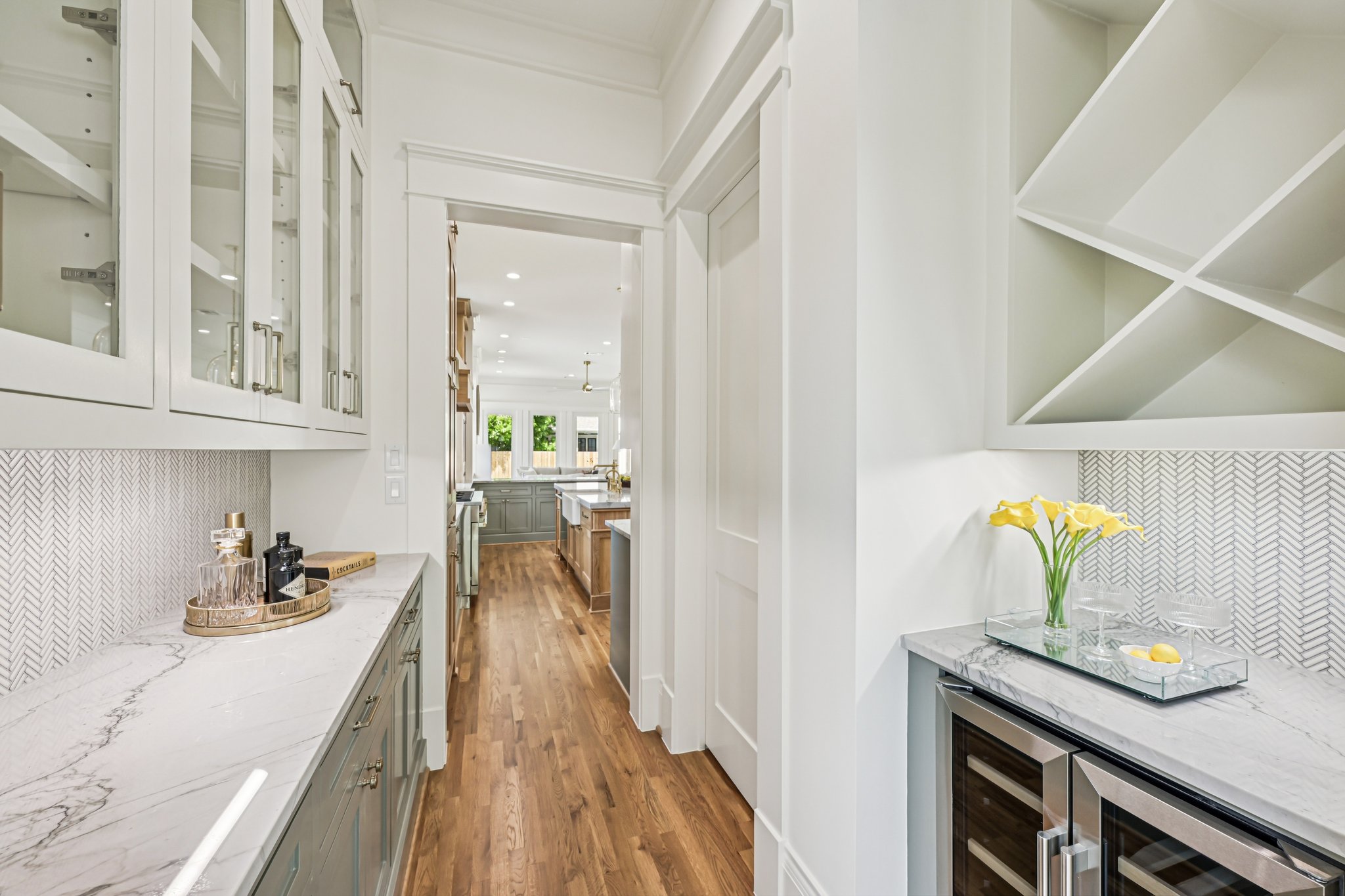 E 7 1_2 St-S3003-033.jpg