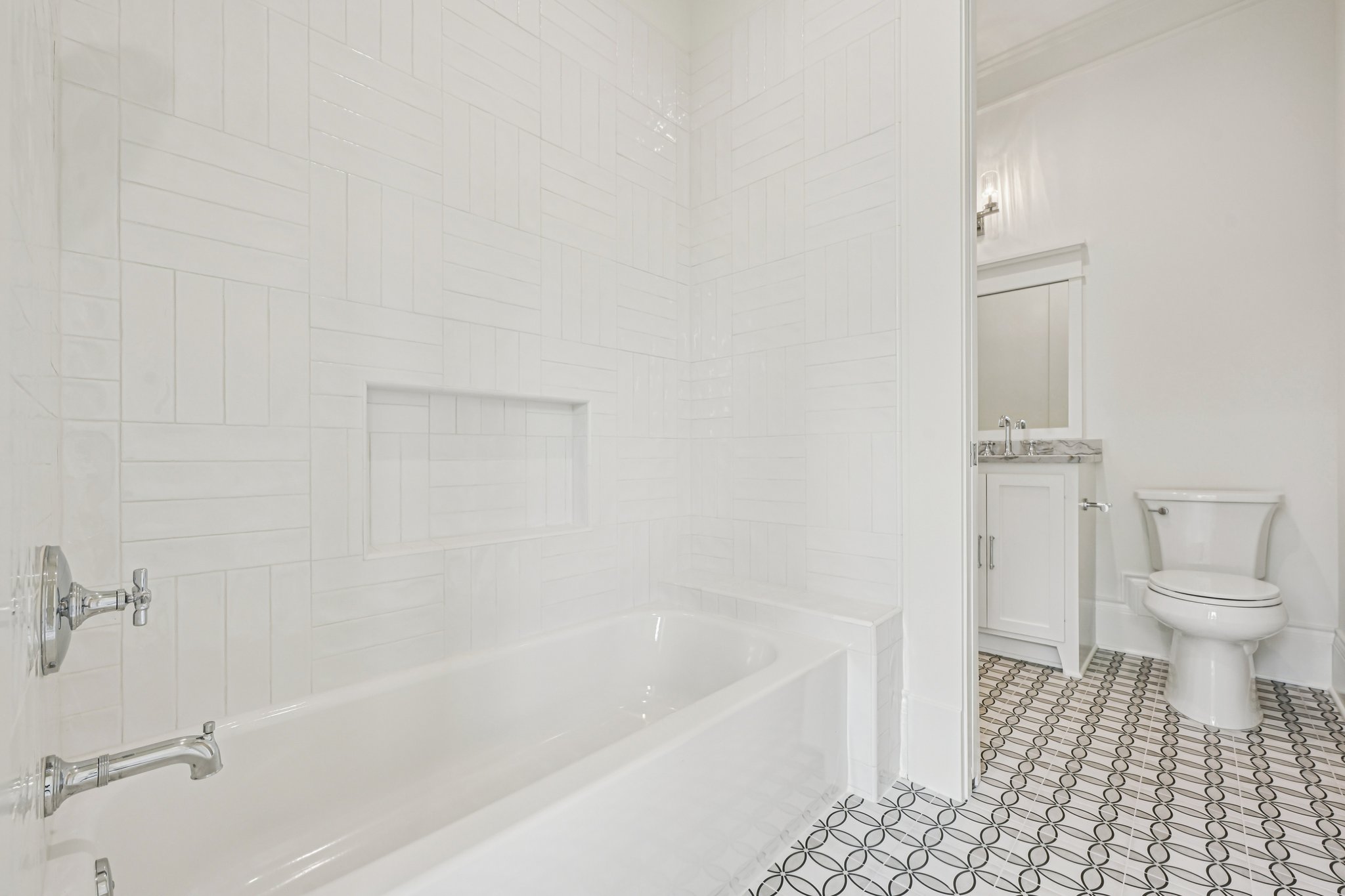 E 7 1_2 St-S3003-044.jpg