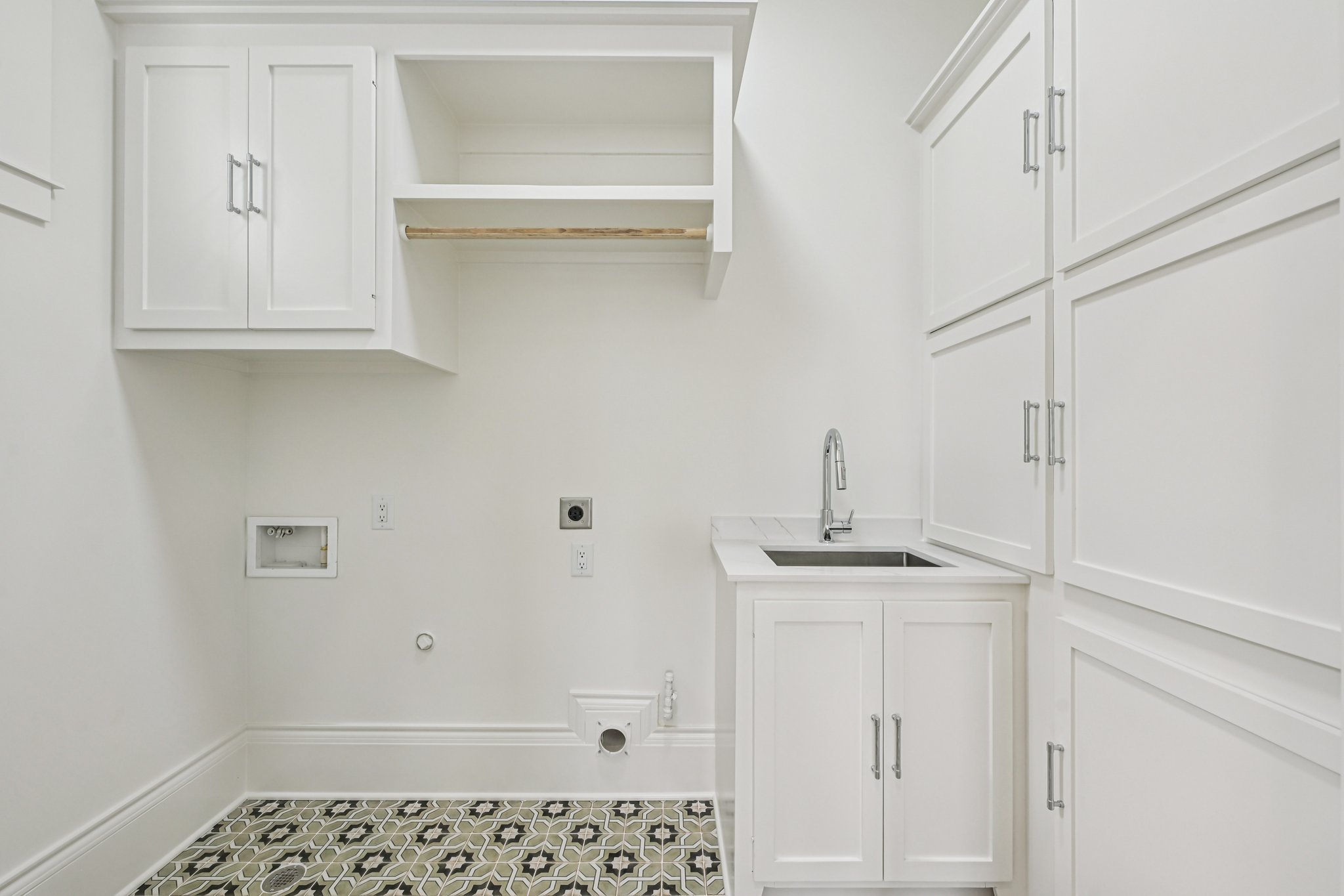 E 7 1_2 St-S3003-047.jpg