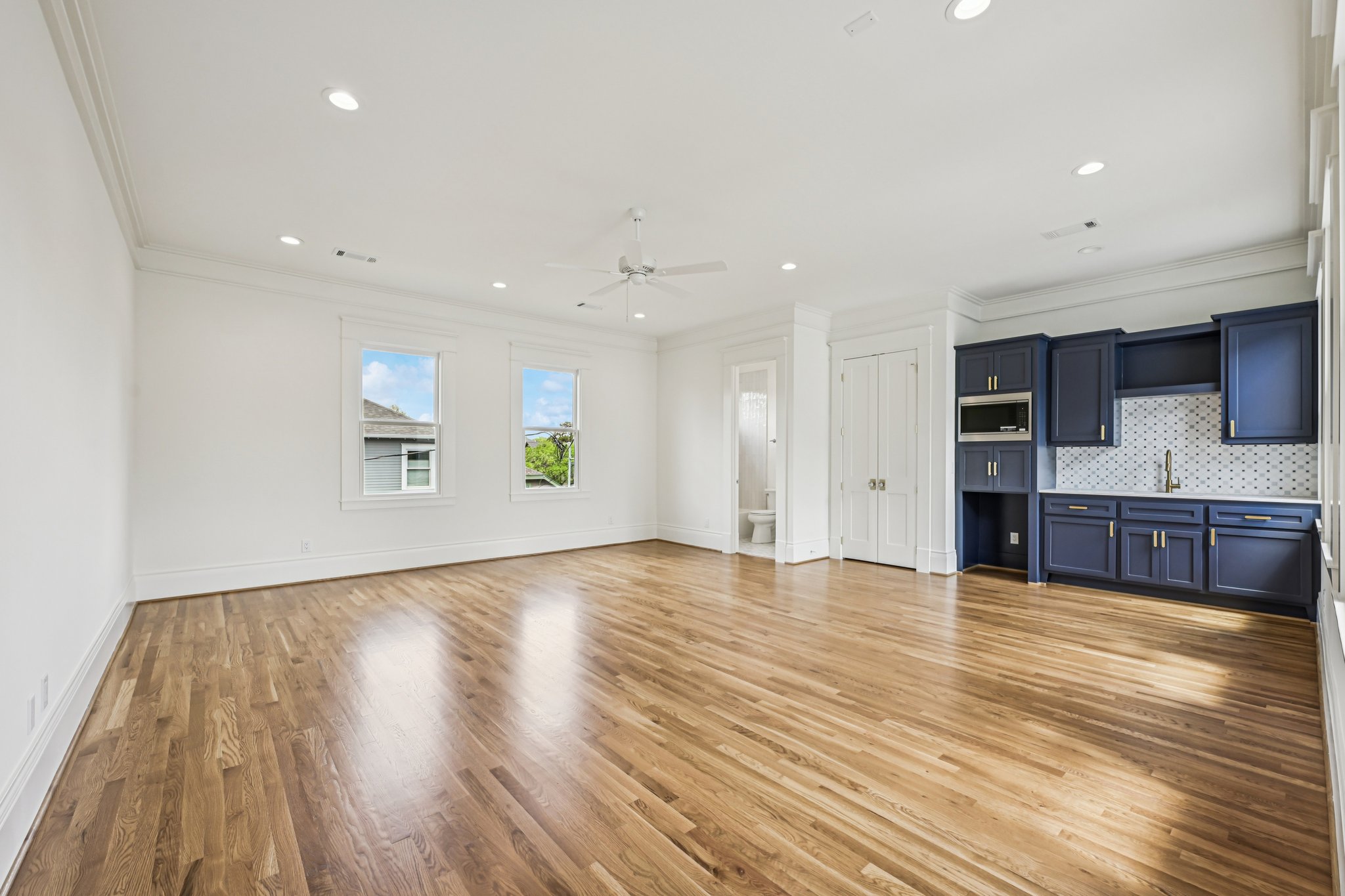 E 7 1_2 St-S3003-048.jpg