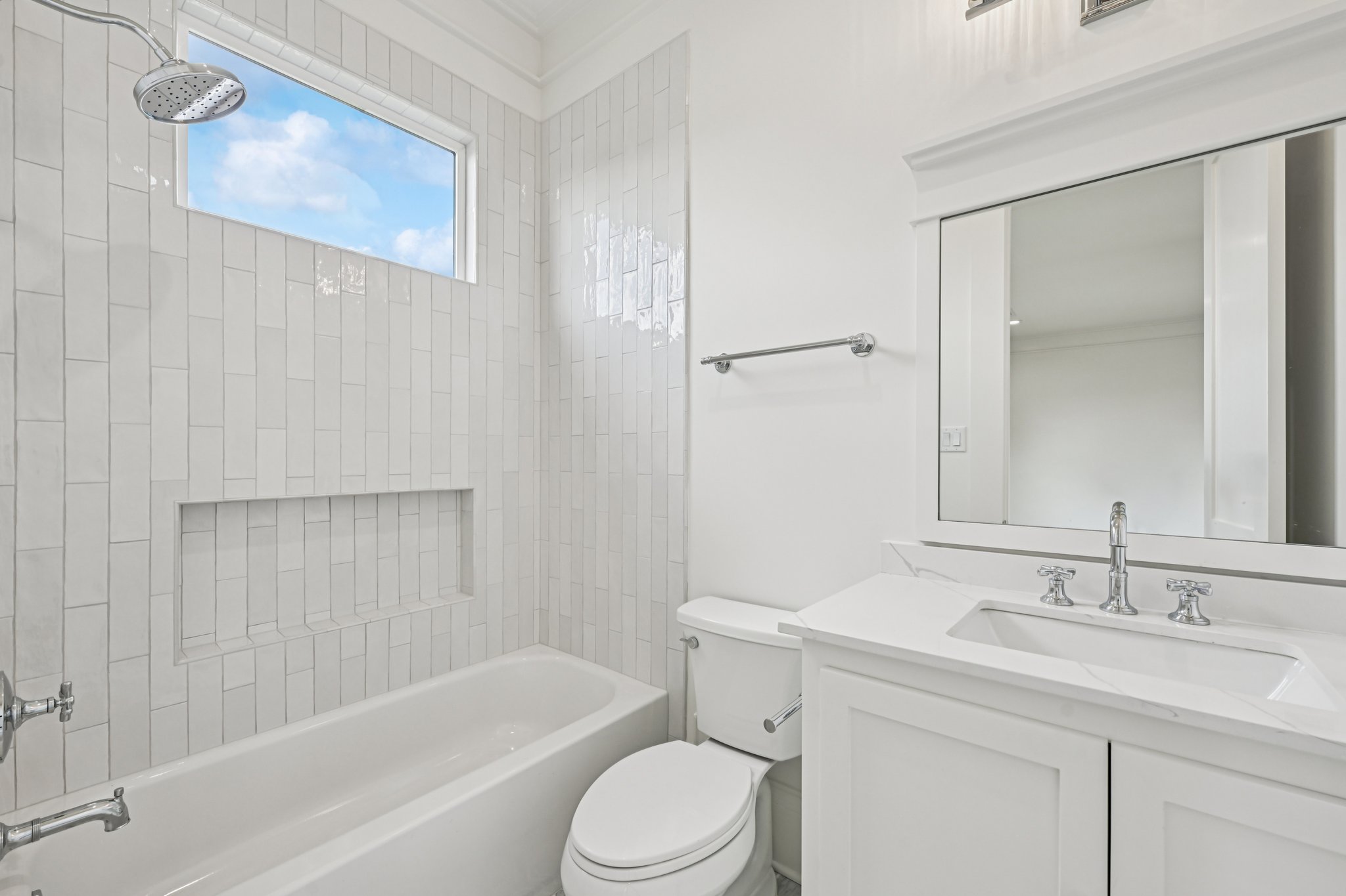 E 7 1_2 St-S3003-050.jpg