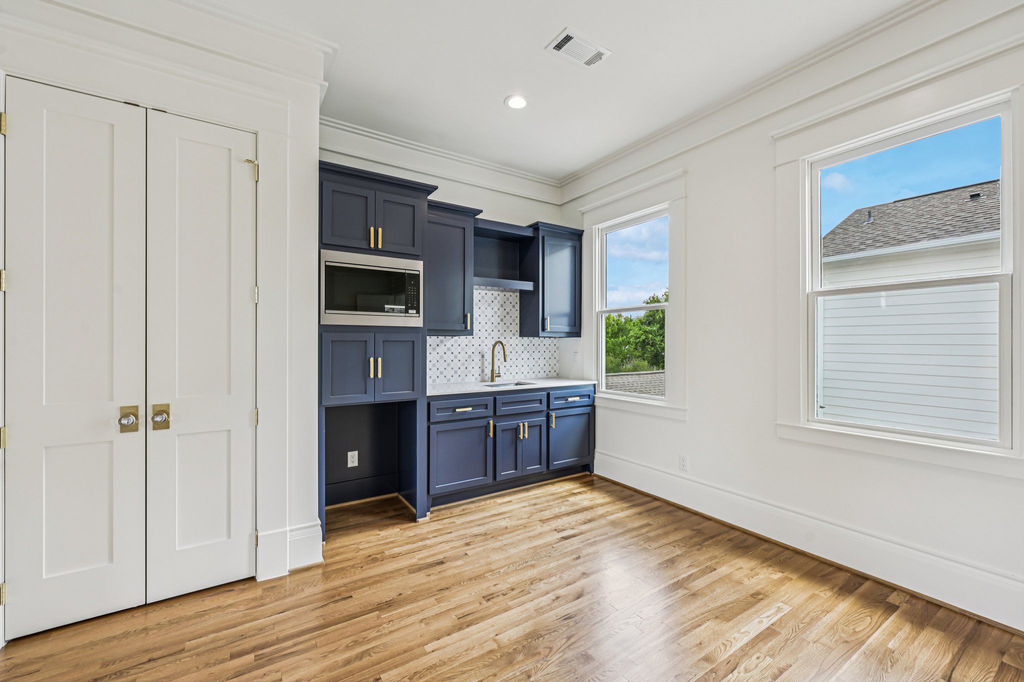 E 7 1_2 St-S3003-051.jpg