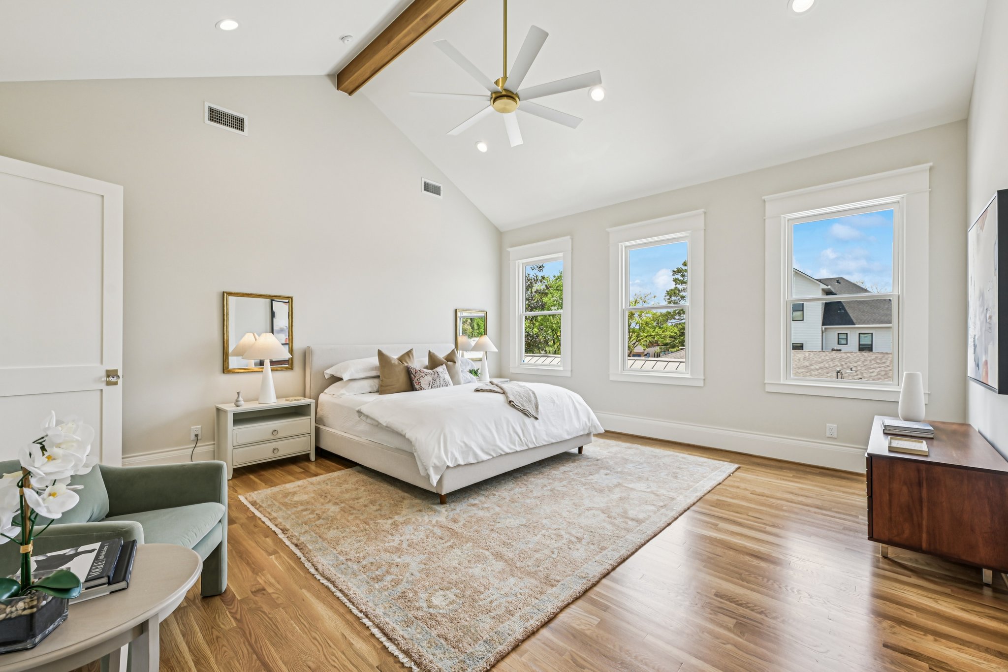 E 7 1_2 St-S3003-054.jpg