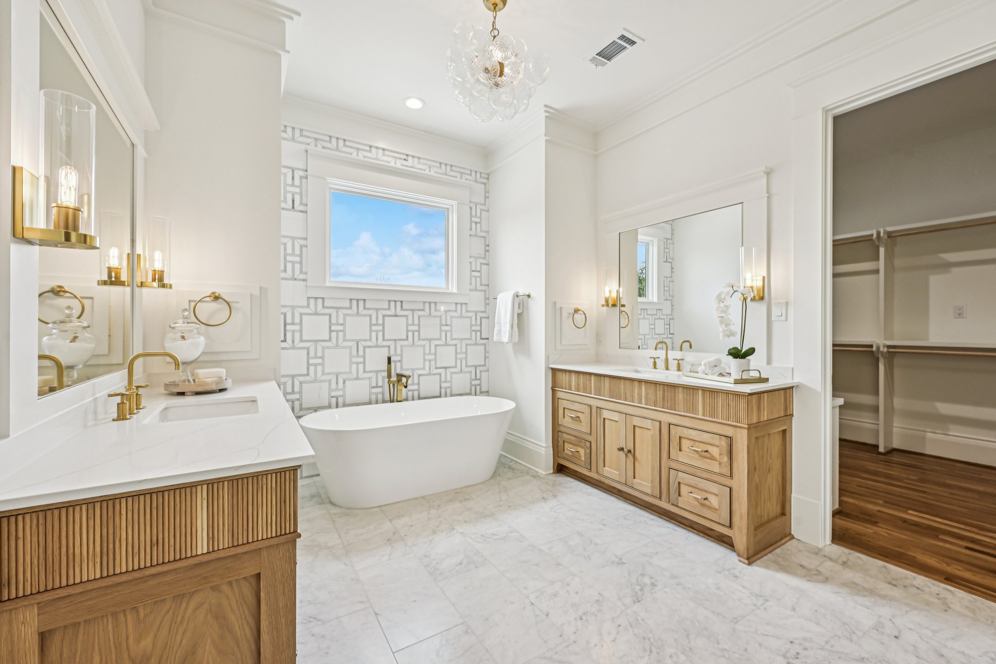 E 7 1_2 St-S3003-055.jpg