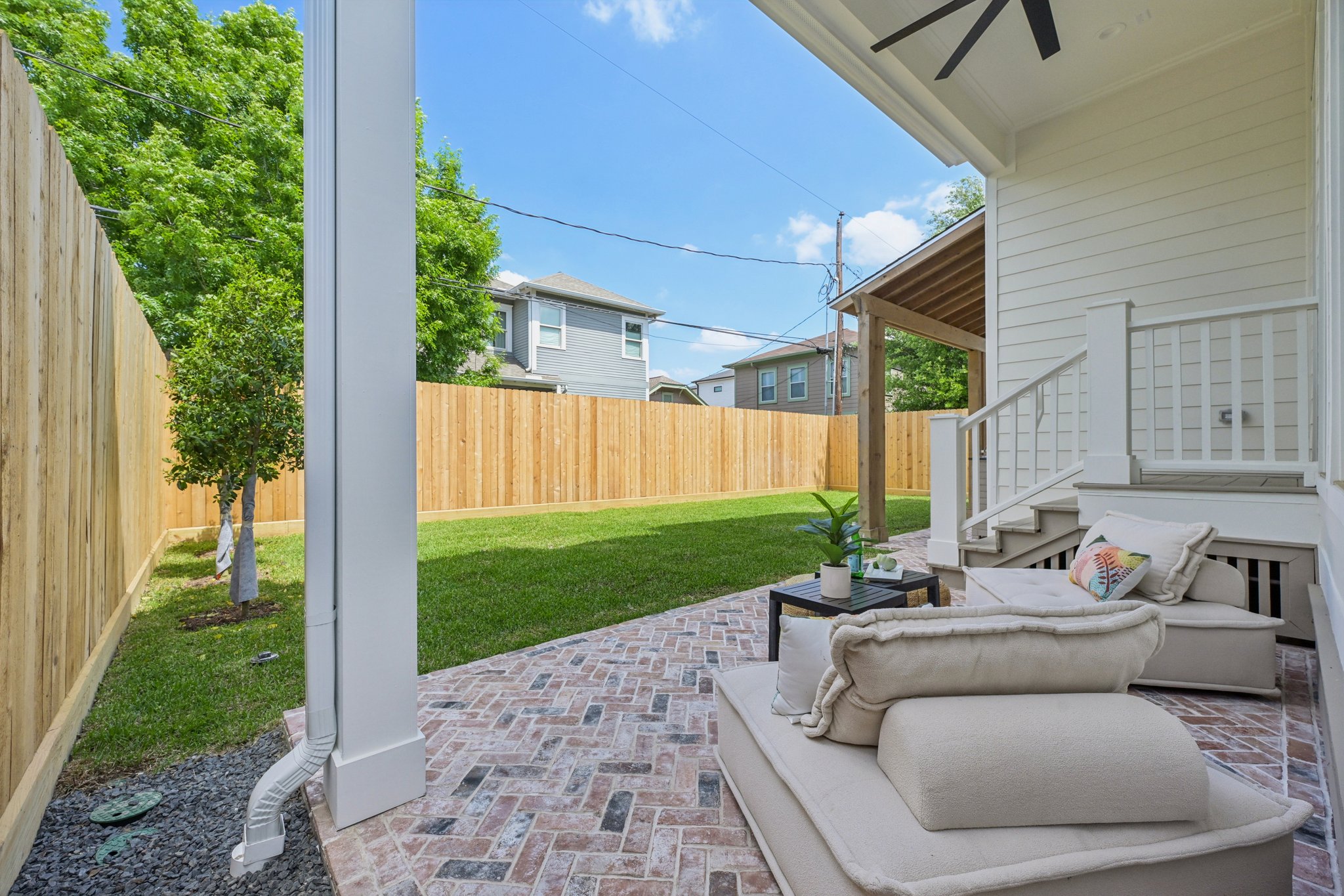 E 7 1_2 St-S3003-064.jpg