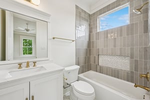 E 7 1_2 St-S3003-039.jpg