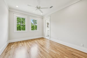 E 7 1_2 St-S3003-042.jpg