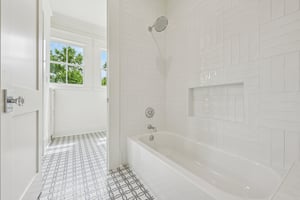 E 7 1_2 St-S3003-045.jpg