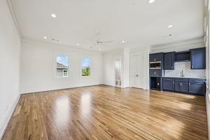 E 7 1_2 St-S3003-048.jpg