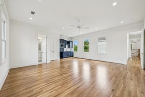 E 7 1_2 St-S3003-049.jpg