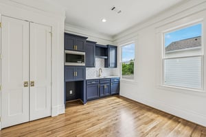 E 7 1_2 St-S3003-051.jpg