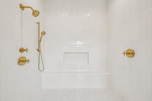 E 7 1_2 St-S3003-058.jpg