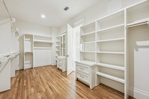 E 7 1_2 St-S3003-059.jpg