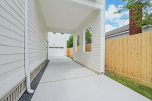 E 7 1_2 St-S3003-068.jpg