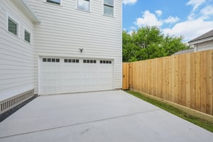 E 7 1_2 St-S3003-069.jpg