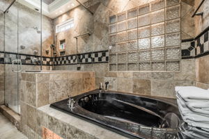  Photo 69