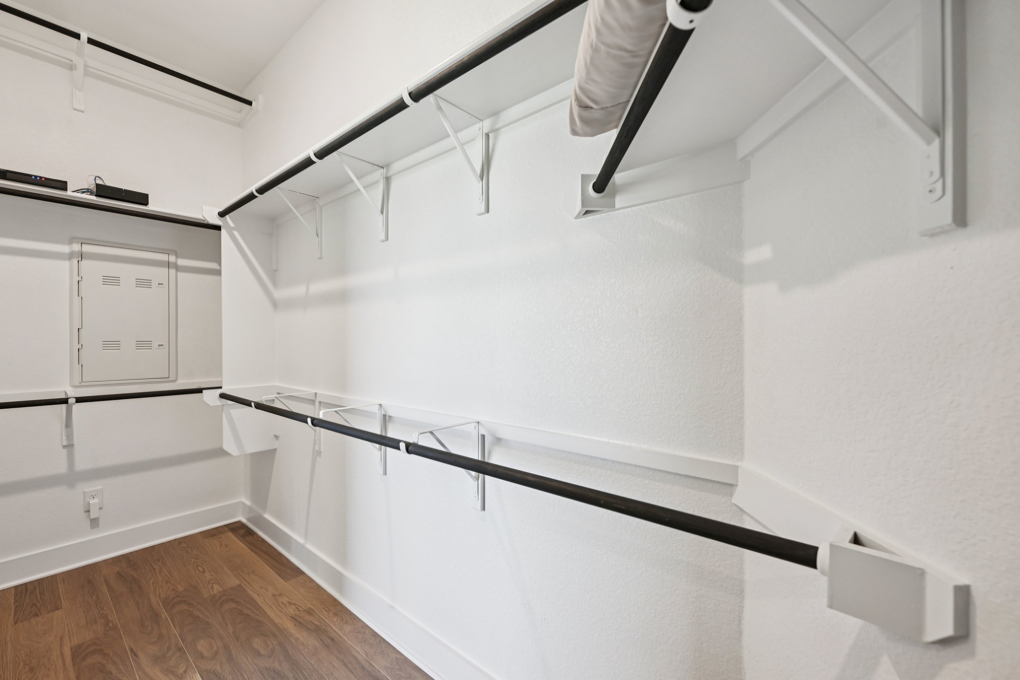 Dawnwood Ct-S2703-030.jpg