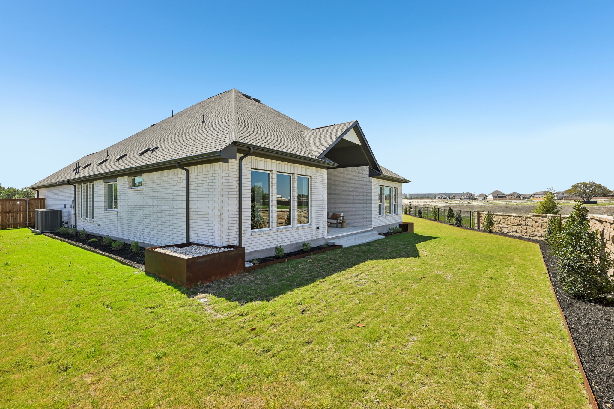 Dawnwood Ct-S2703-035.jpg