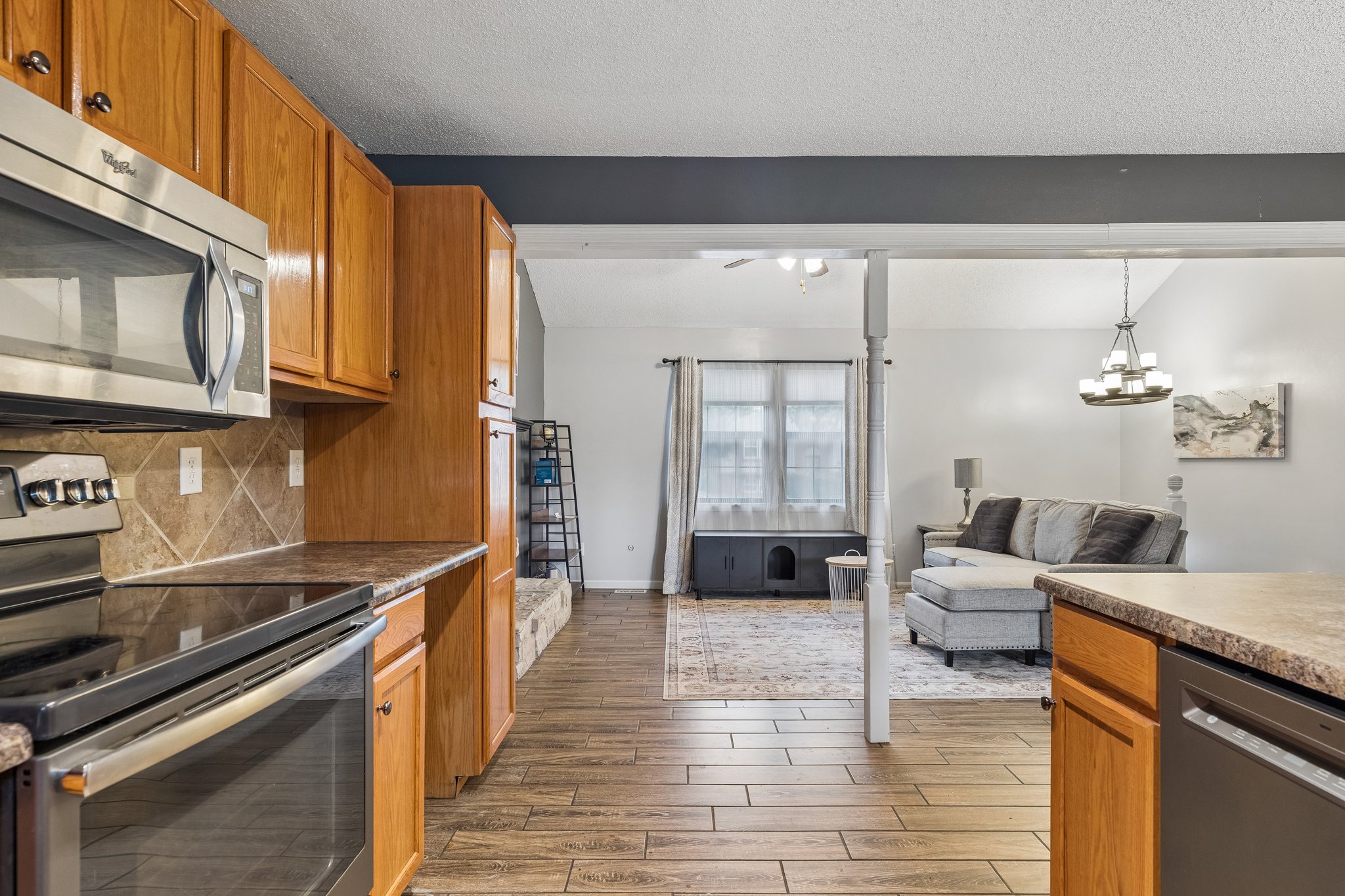9524 - 112 Frank St_016.jpg