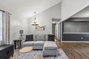 9524 - 112 Frank St_008.jpg