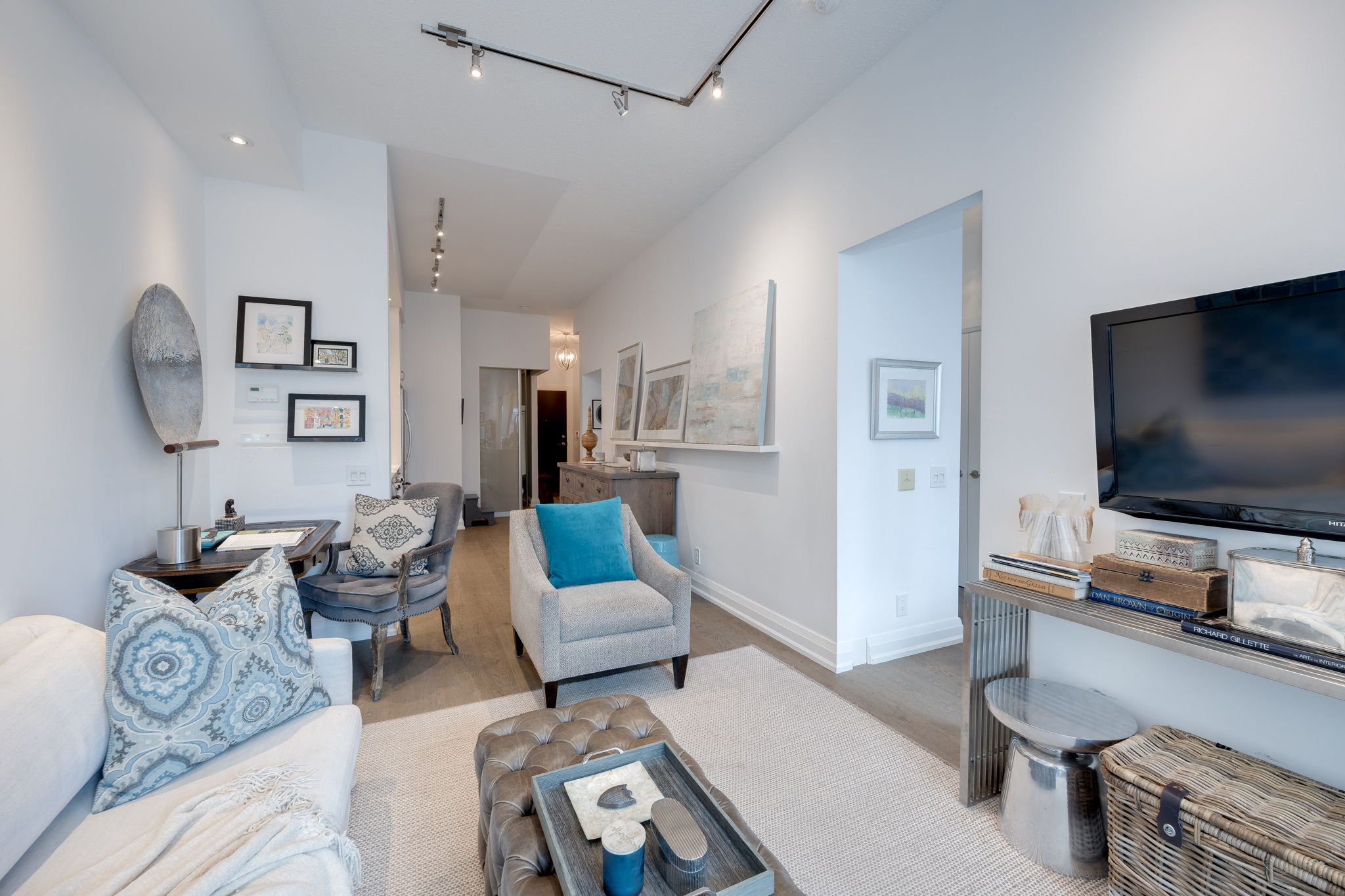 Toronto property showcase — delivered property photograph 3