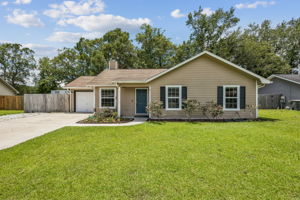Welcome to 112 Honeysuckle Rd