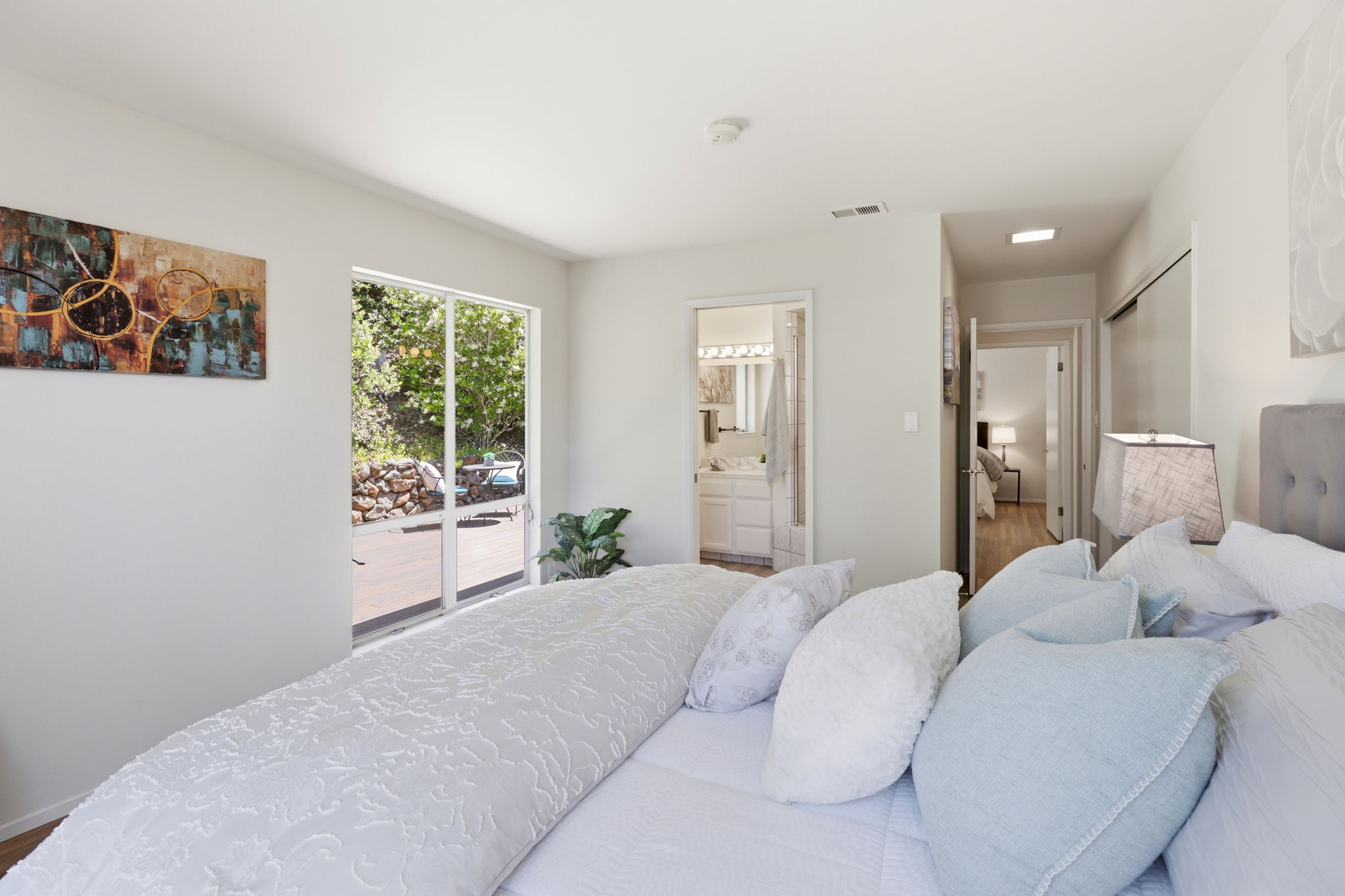 021_F8_112 Linden Ln